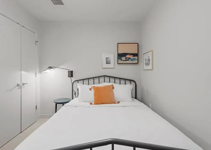 Cozysuites Modern 2br, Downtown Apartment