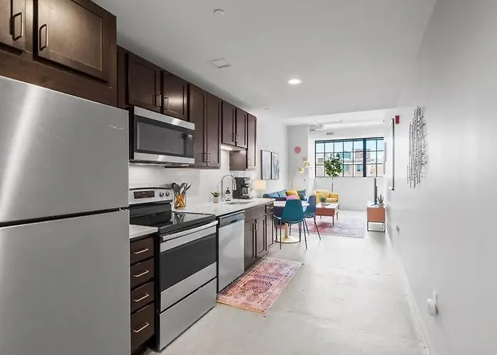 Cozysuites Modern 2br, Downtown Apartment *