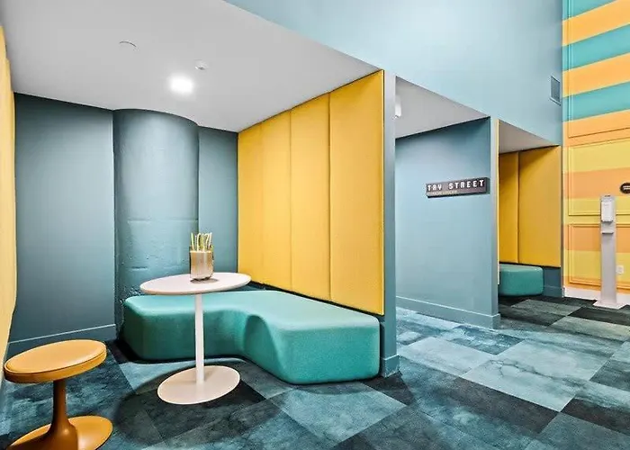 Cozysuites Modern 2br, Downtown Apartment *