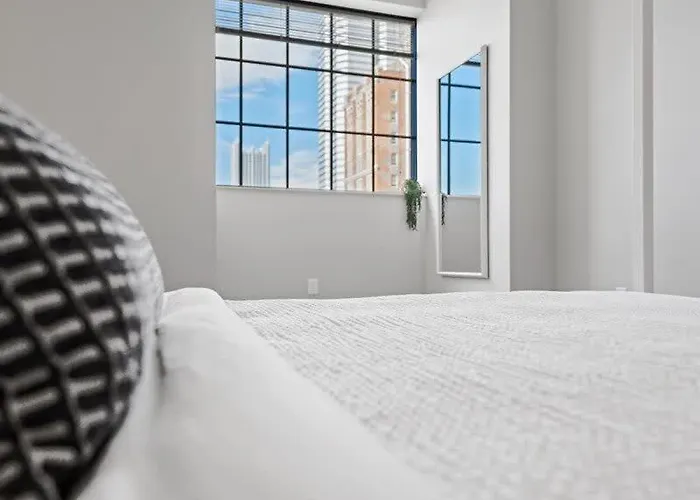 Apartment Cozysuites Modern 2br, Downtown *